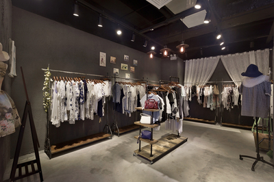 有代表性的80平loft風(fēng)格女裝店裝修設(shè)計(jì)案例分享